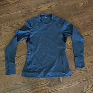 Lulu Lemon long sleeve top. Size 4